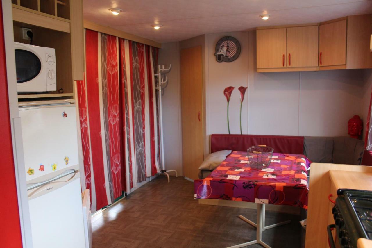 Les Mobiles Homes De La Palmyre Les Mathes Exterior foto